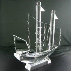四季皆宜的璀璨之选 拉丝水晶工艺品为何持续热销