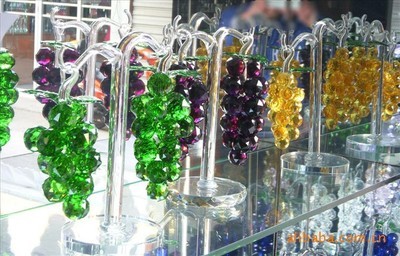 指尖上的剔透丰收 探秘40cm水晶葡萄与工匠朱小莲的诗意世界
